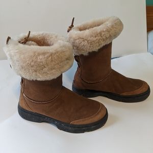 Ugg vintage boots size 5 in EUC